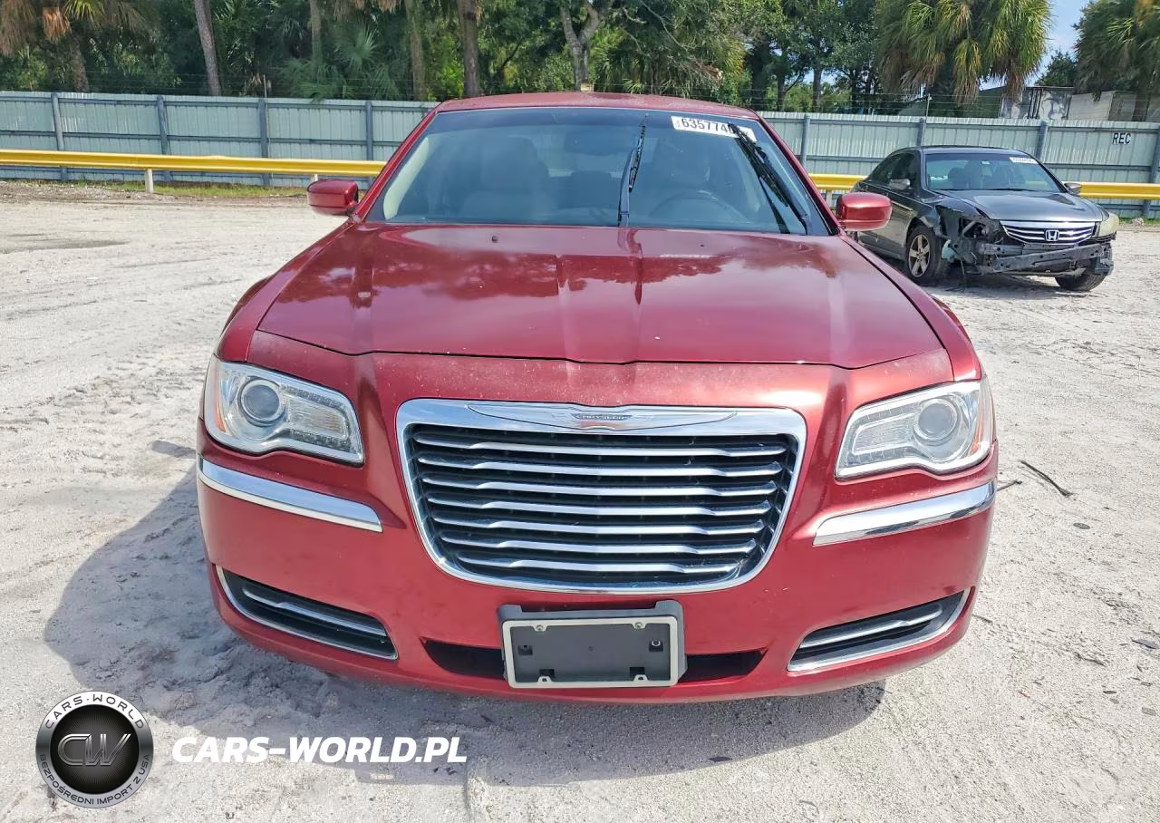 2013 Chrysler 300 VIN:2C3CCAAG9DH561468 - 5