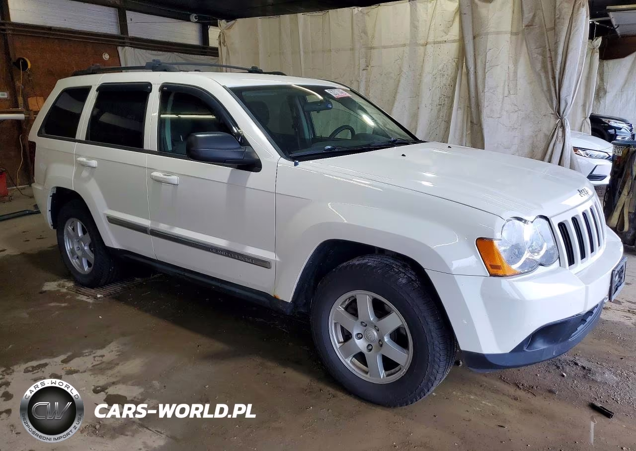 2010 Jeep Grand Cherokee Laredo VIN:1J4PR4GK3AC111087 - 4