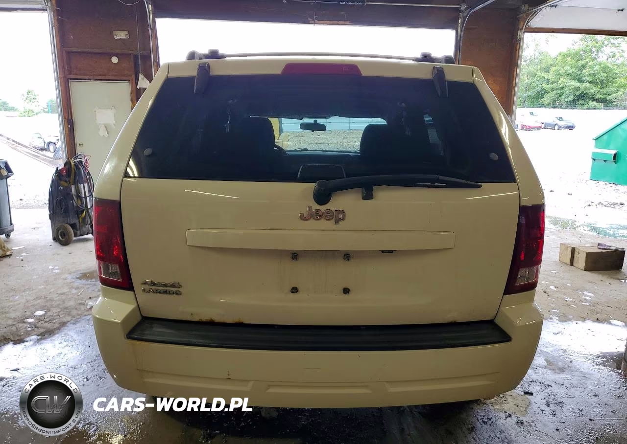 2010 Jeep Grand Cherokee Laredo VIN:1J4PR4GK3AC111087 - 6