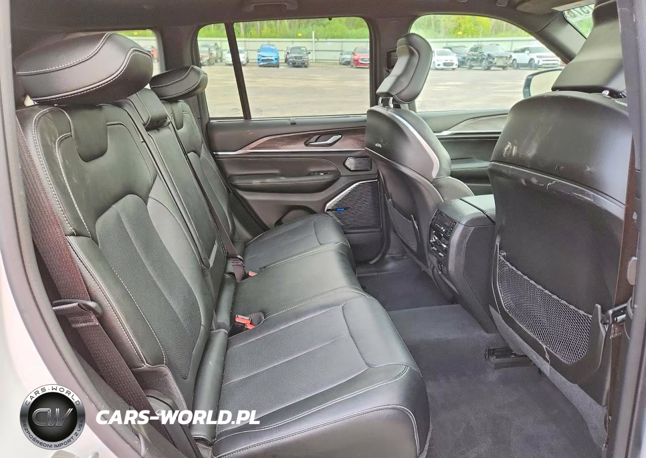 2023 Jeep Grand Cherokee Overland 4Xe VIN:1C4RJYD60PC611091 - 11