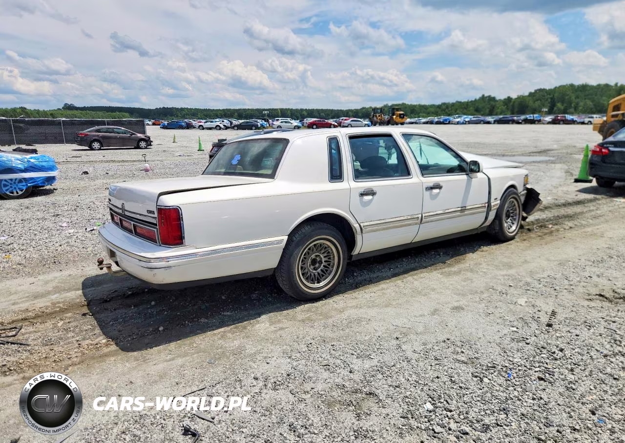 1996 Lincoln Town Car Executive VIN:1LNLM81W6TY717314 - 3