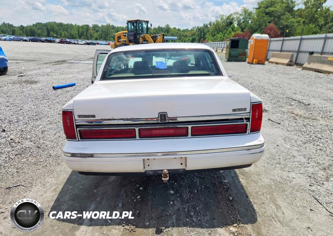 1996 Lincoln Town Car Executive VIN:1LNLM81W6TY717314 - 6