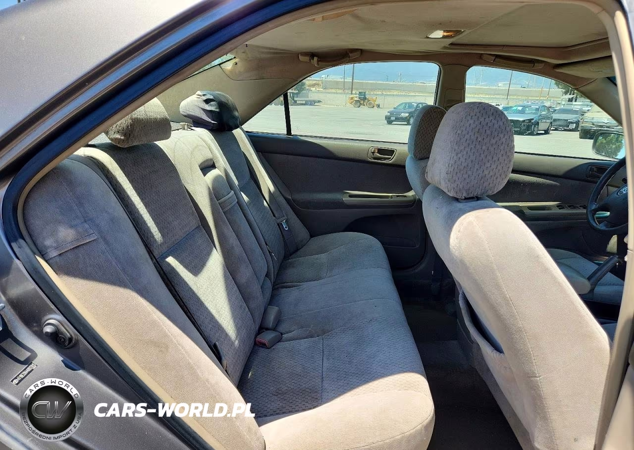 2004 Toyota Camry Le VIN:4T1BE32K44U927815 - 10