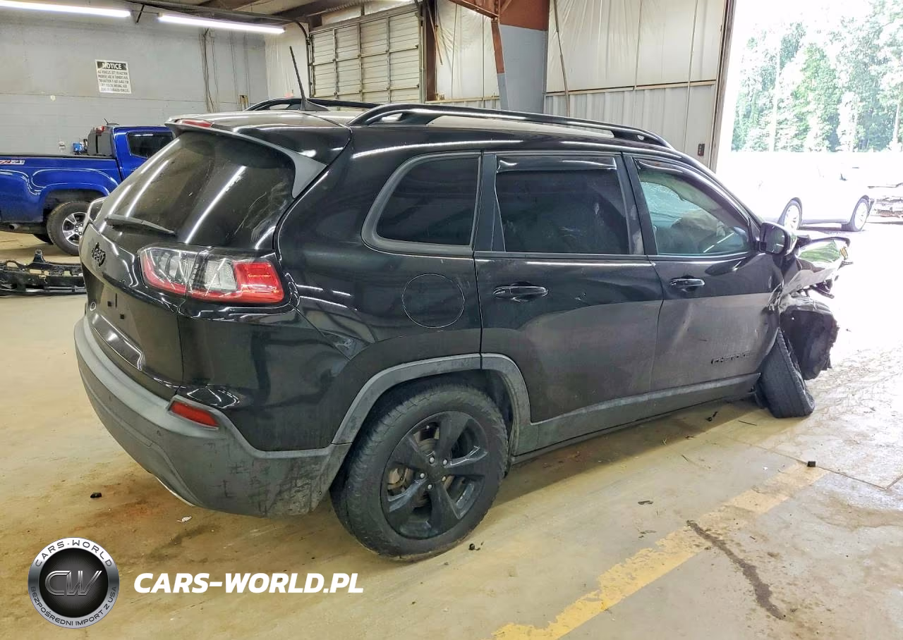 2019 Jeep Cherokee Latitude Plus VIN:1C4PJMLN8KD453417 - 3