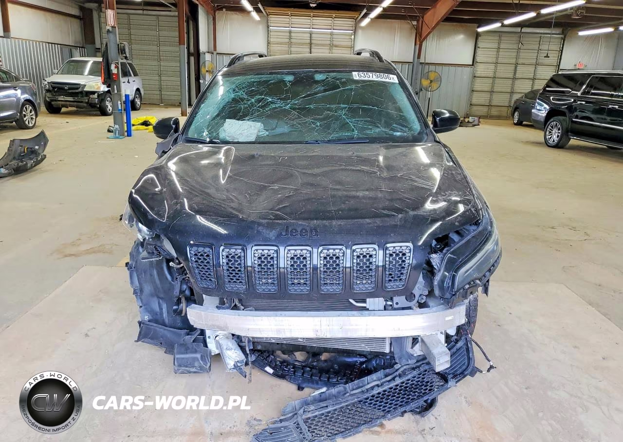 2019 Jeep Cherokee Latitude Plus VIN:1C4PJMLN8KD453417 - 5