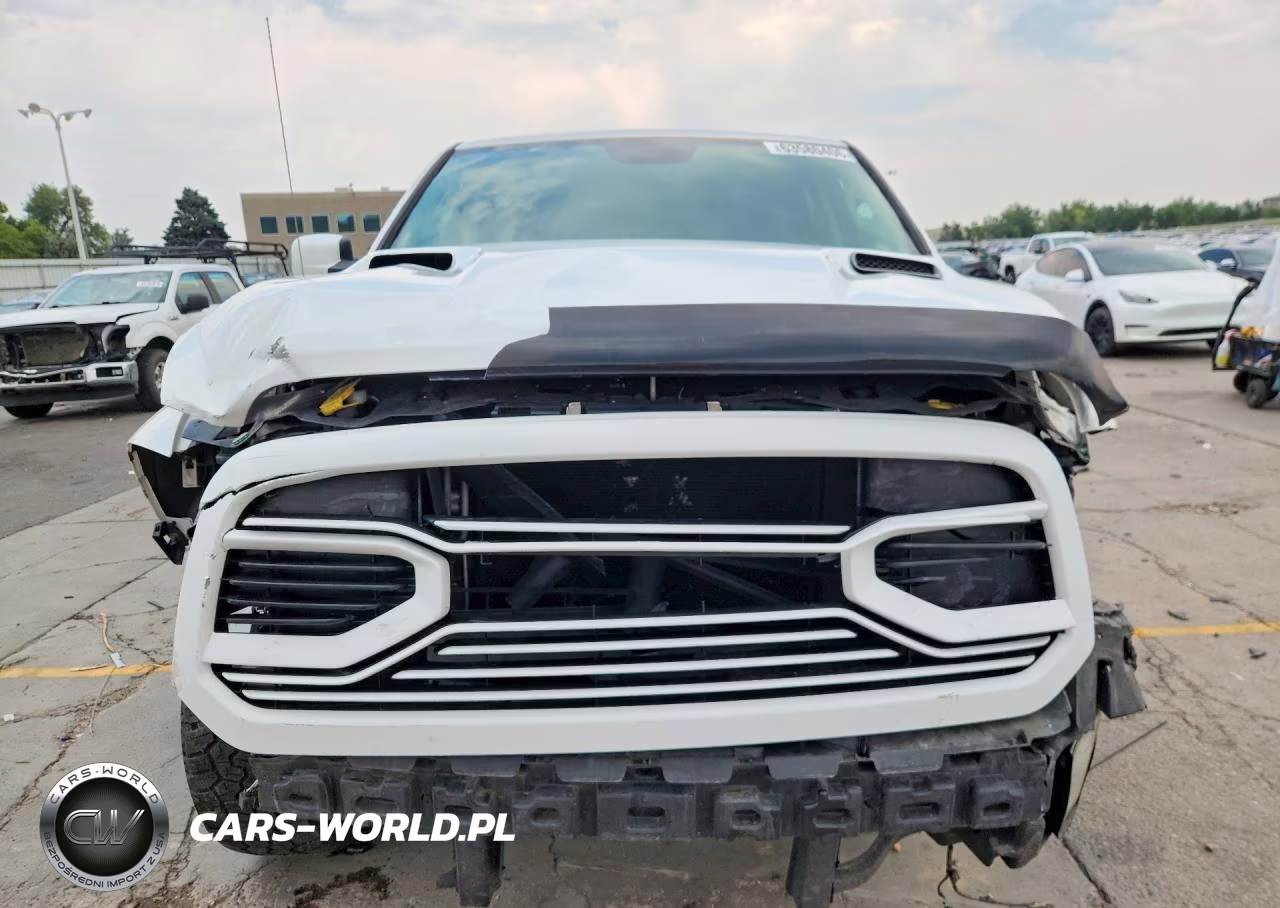 2018 Ram 1500 Sport VIN:1C6RR7MT6JS256697 - 5