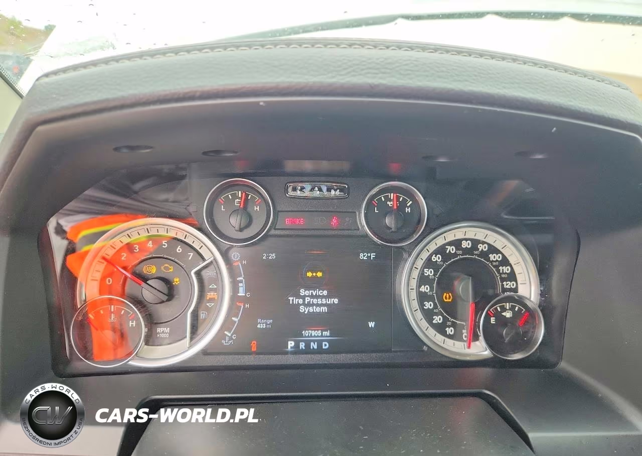2018 Ram 1500 Sport VIN:1C6RR7MT6JS256697 - 9