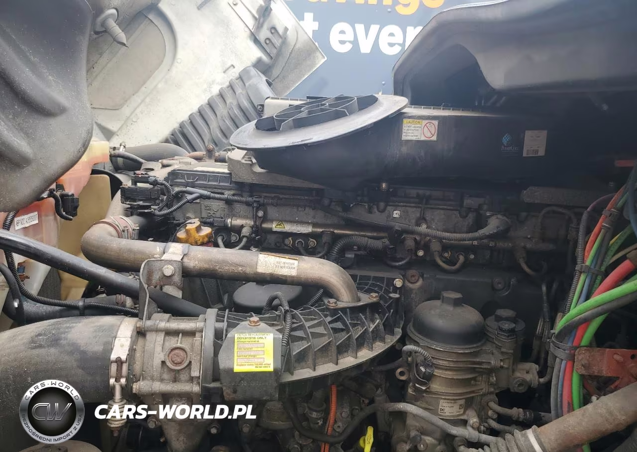 2016 Freightliner Cascadia 125 VIN:3AKJGLD55GSHF4586 - 11