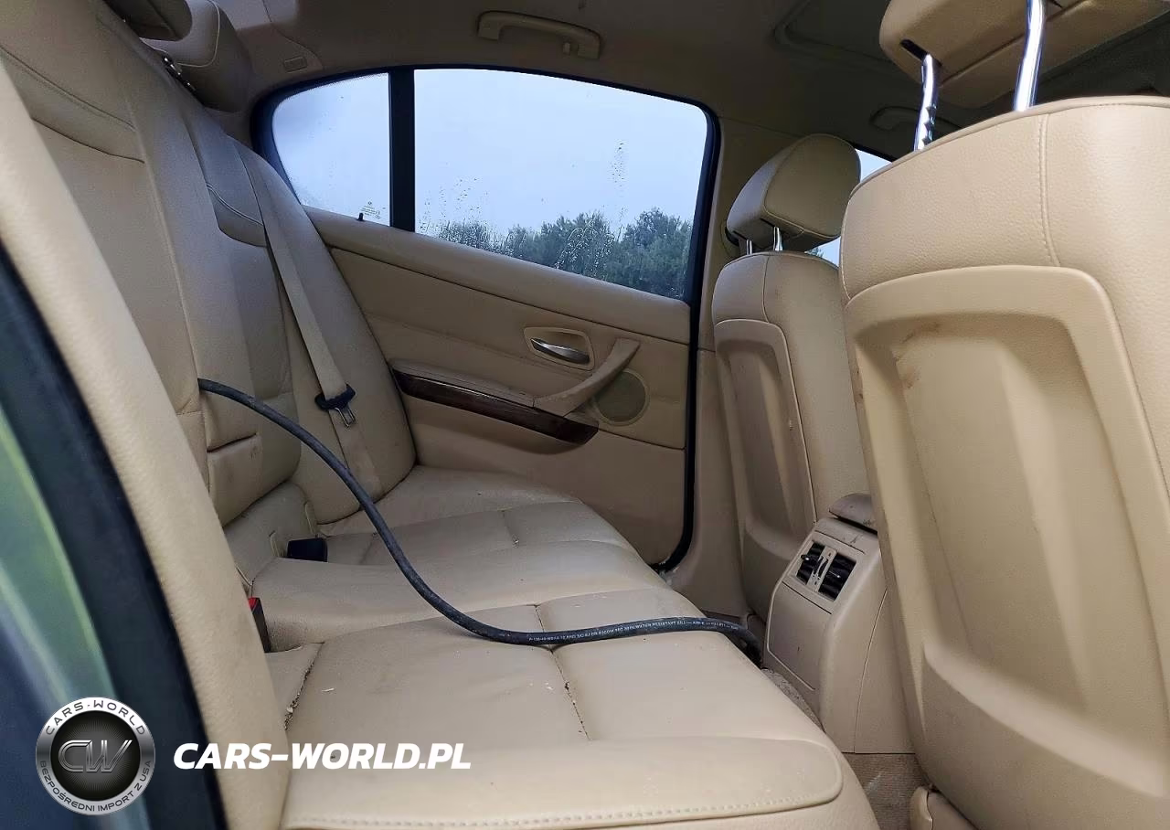 2010 BMW 335 Xi VIN:WBAPL3C52AA408510 - 10