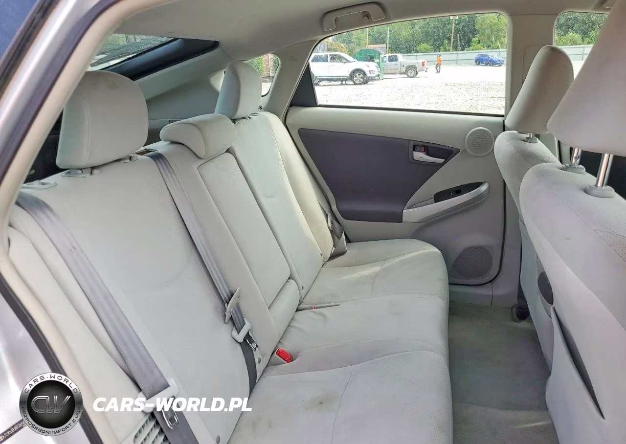 2011 Toyota Prius Three VIN:JTDKN3DU8B5365430 - 10