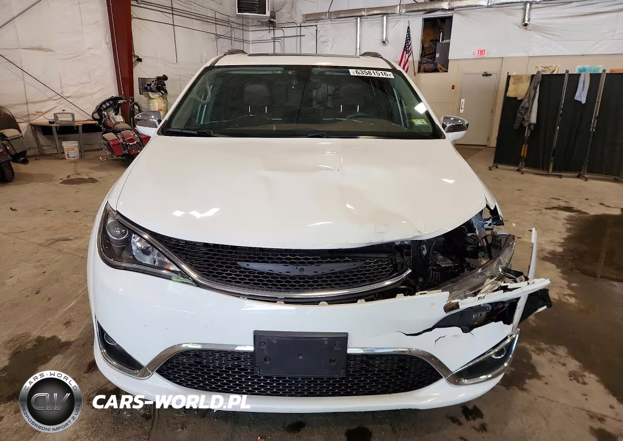 2017 Chrysler Pacifica Limited VIN:2C4RC1GG2HR528941 - 5
