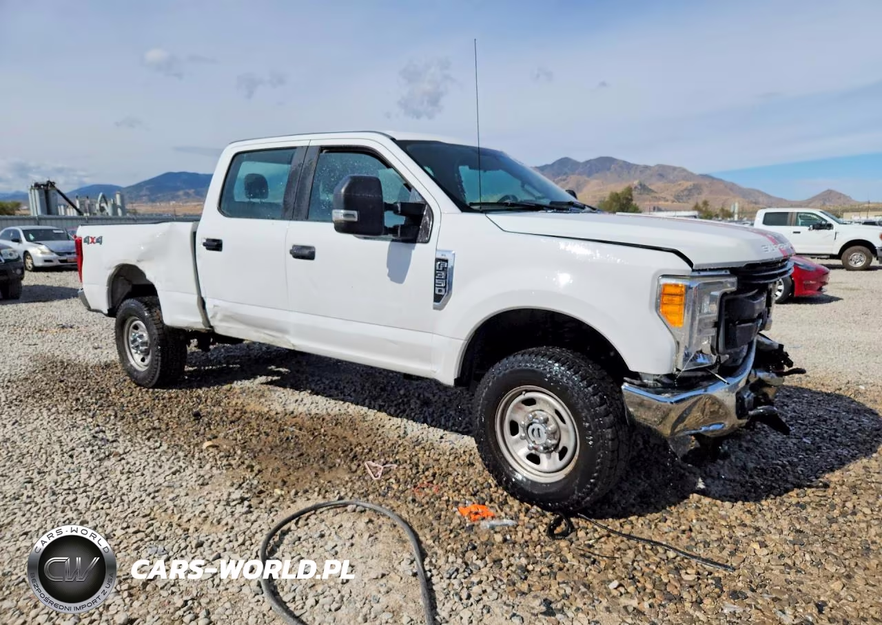 2017 Ford F350 Super Duty VIN:1FT8W3B6XHEF24940 - 4