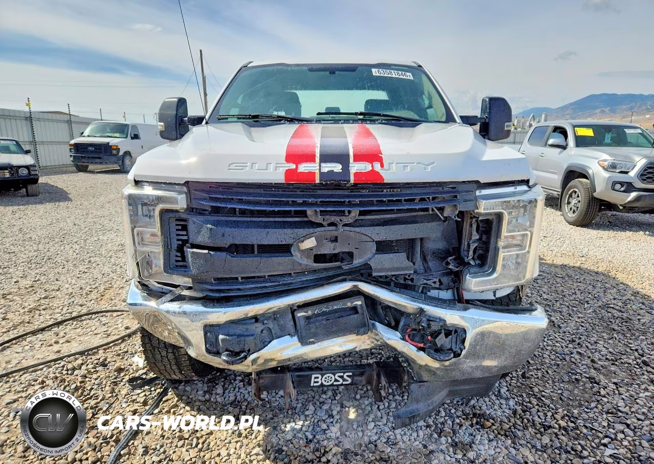 2017 Ford F350 Super Duty VIN:1FT8W3B6XHEF24940 - 5