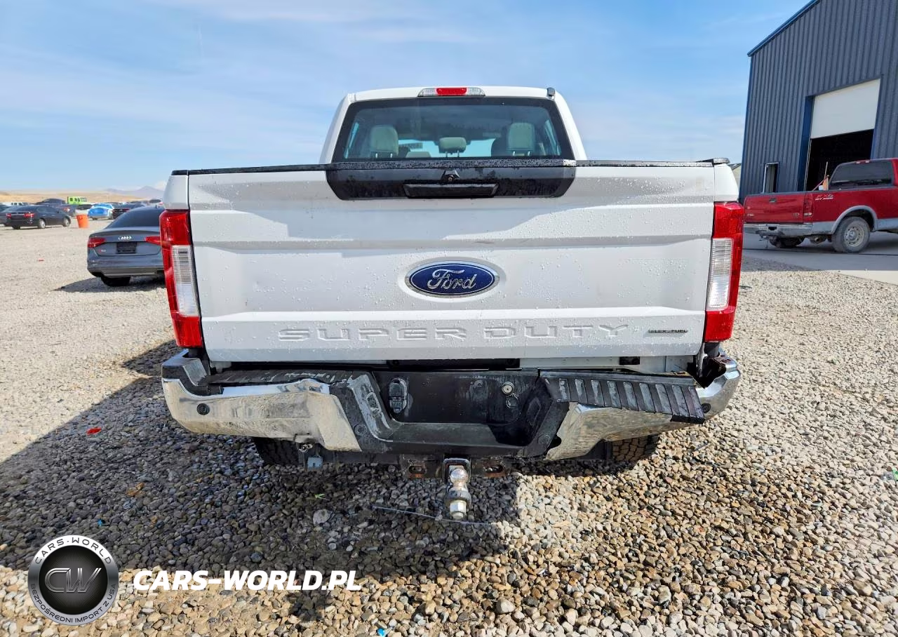 2017 Ford F350 Super Duty VIN:1FT8W3B6XHEF24940 - 6