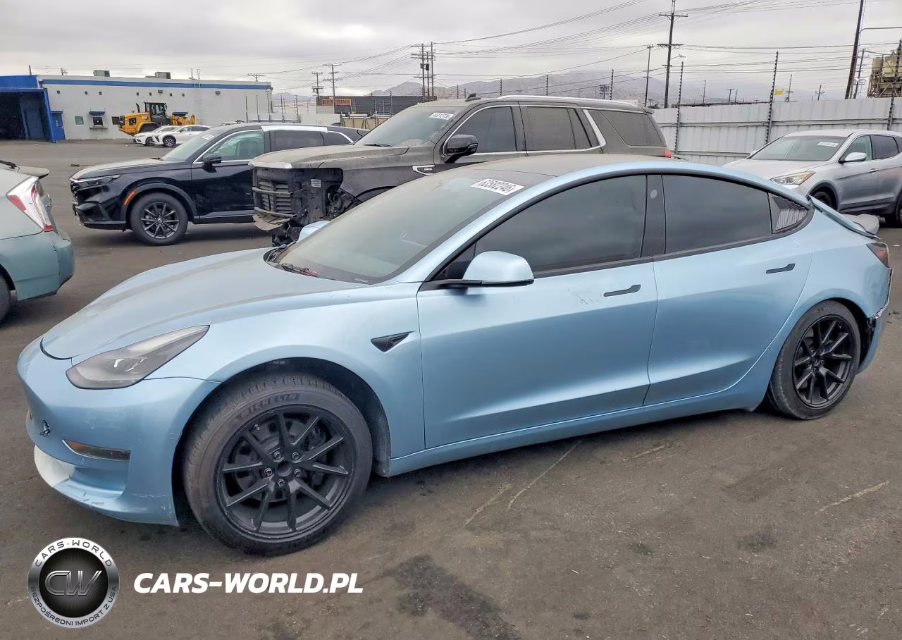 2021 Tesla Model 3 – zdjęcie 1 z 12