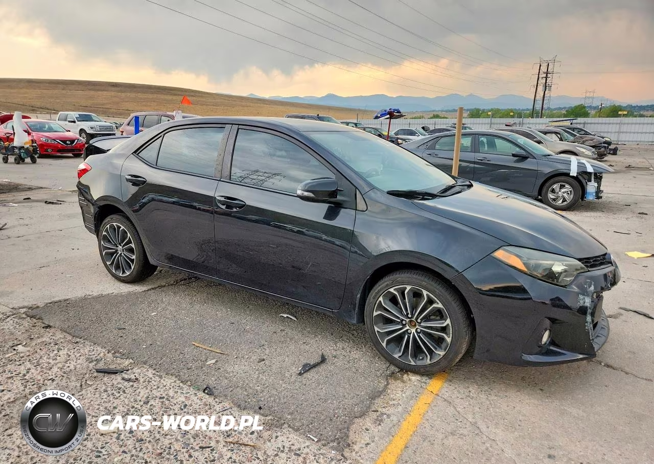 2015 Toyota Corolla S Plus VIN:2T1BURHE4FC303010 - 4