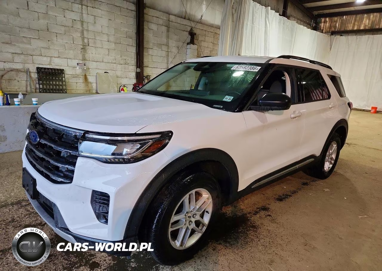 2025 Ford Explorer Active – zdjęcie 1 z 13