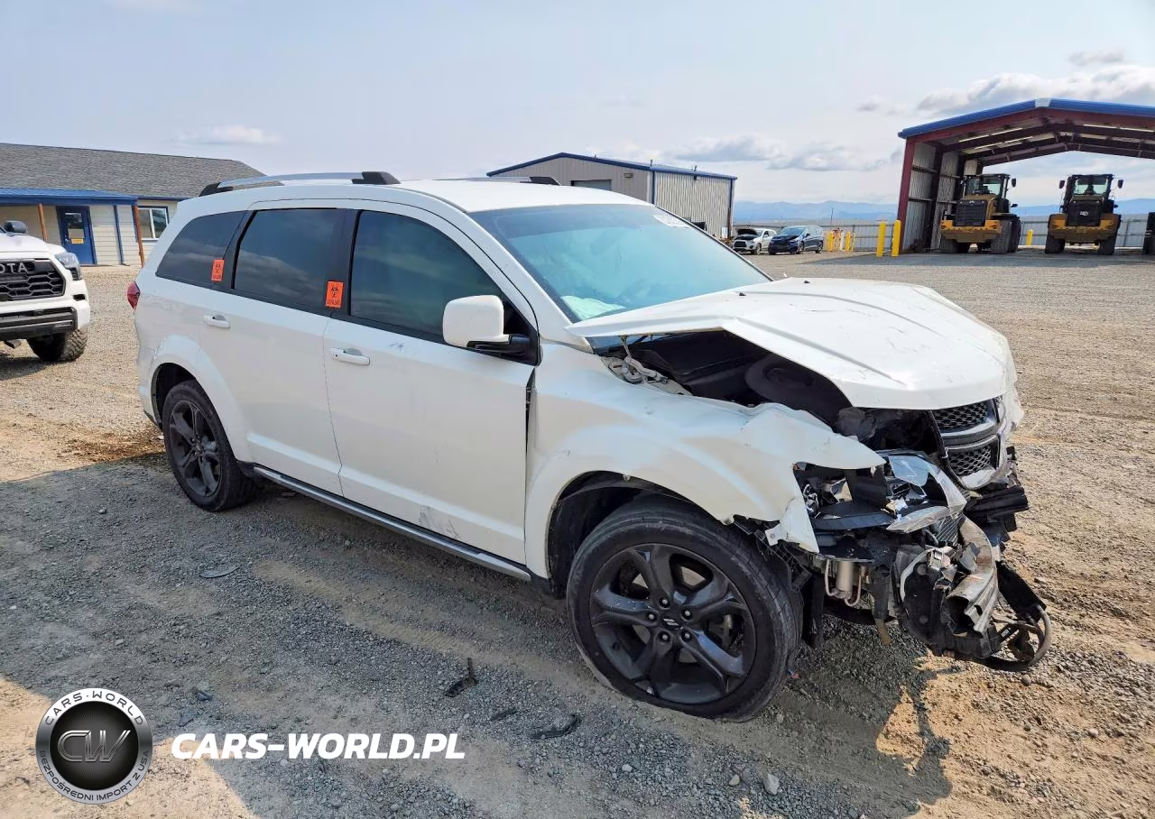 2018 Dodge Journey Crossroad VIN:3C4PDDGG9JT386886 - 4