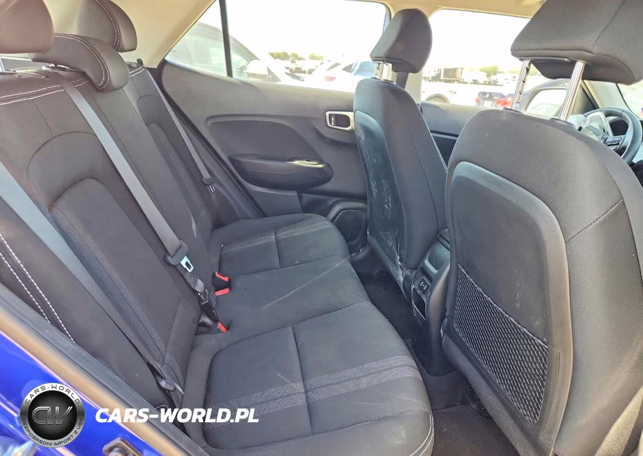 2024 Hyundai Venue Sel VIN:KMHRC8A3XRU310888 - 11