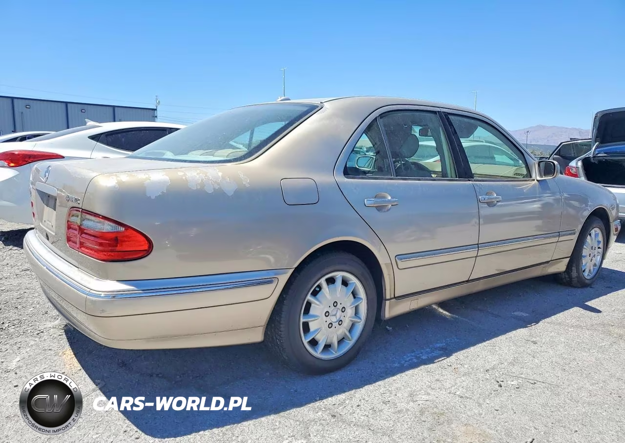 2000 Mercedes-Benz E 320 4Matic VIN:WDBJF82J2YX039715 - 3