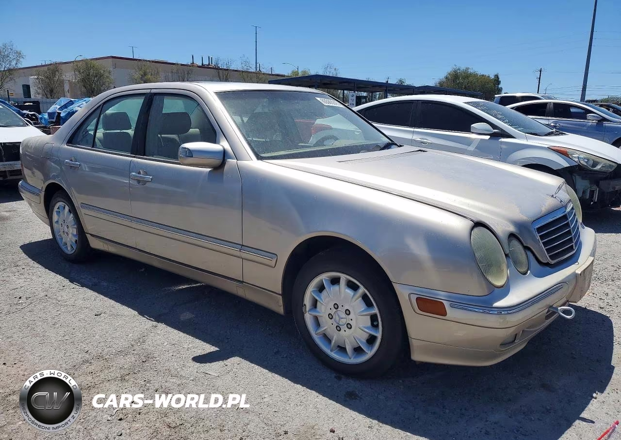 2000 Mercedes-Benz E 320 4Matic VIN:WDBJF82J2YX039715 - 4