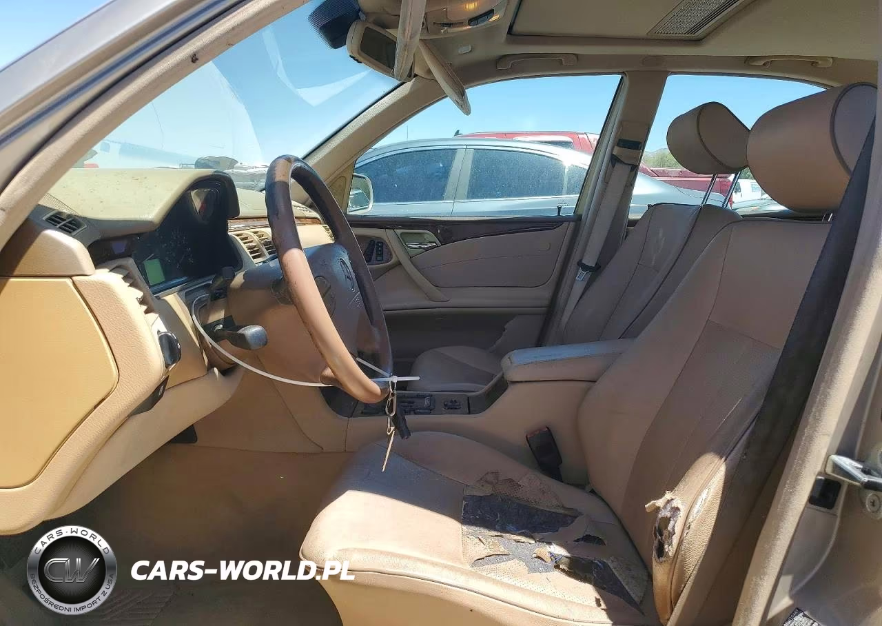 2000 Mercedes-Benz E 320 4Matic VIN:WDBJF82J2YX039715 - 7