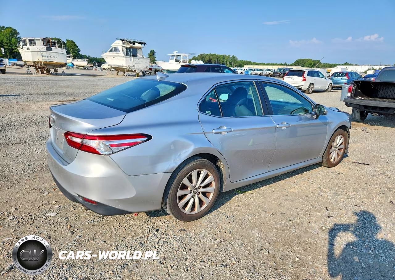 2020 Toyota Camry Le VIN:4T1C11AK1LU927890 - 3