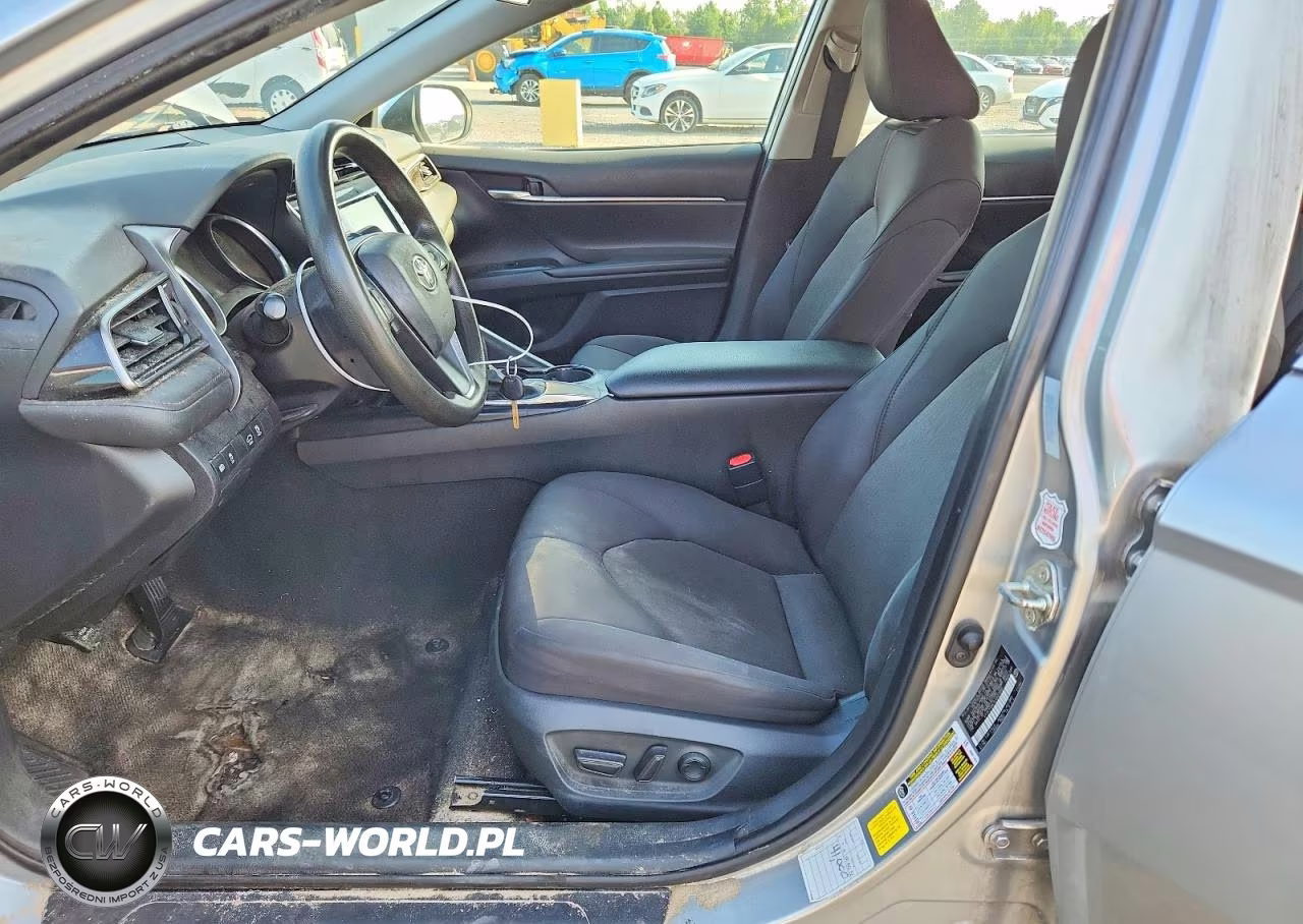 2020 Toyota Camry Le VIN:4T1C11AK1LU927890 - 7