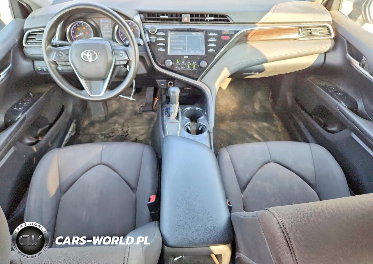 2020 Toyota Camry Le VIN:4T1C11AK1LU927890 - 8
