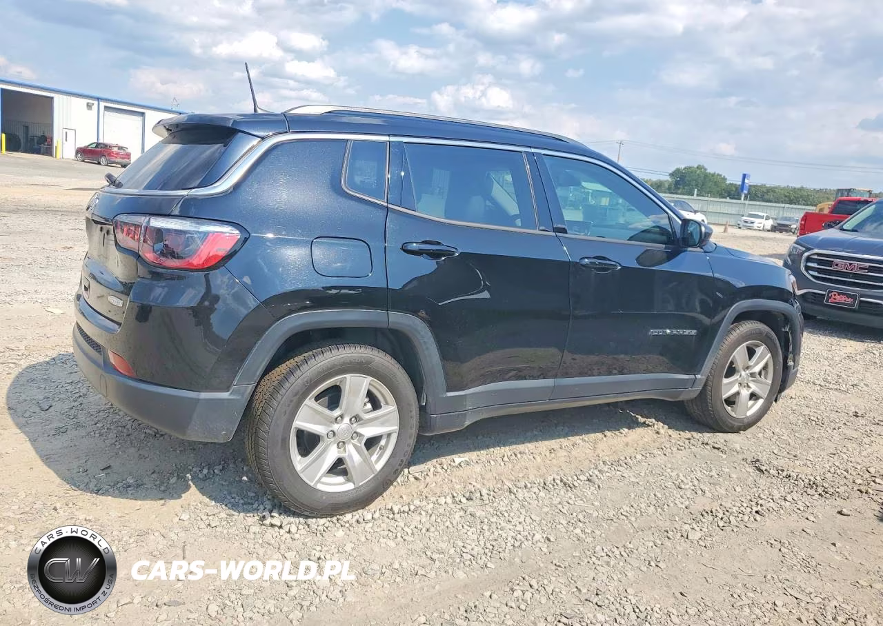 2022 Jeep Compass Latitude VIN:3C4NJCBB3NT182628 - 3