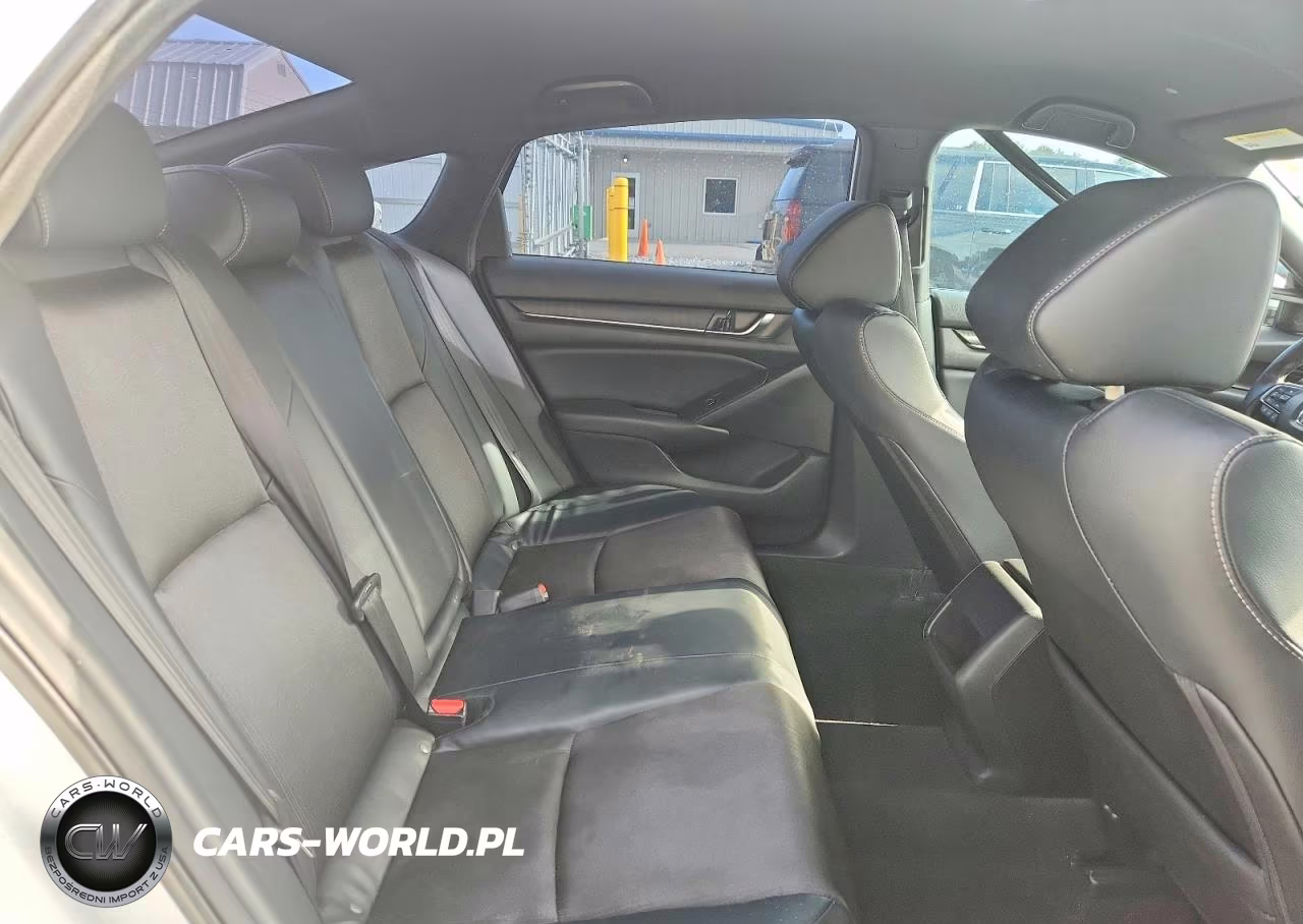 2018 Honda Accord Sport VIN:1HGCV1F32JA235616 - 10