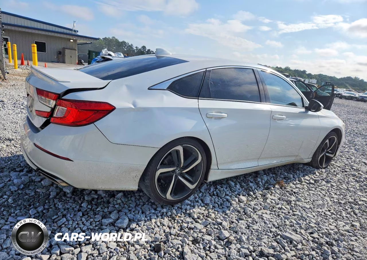 2018 Honda Accord Sport VIN:1HGCV1F32JA235616 - 3