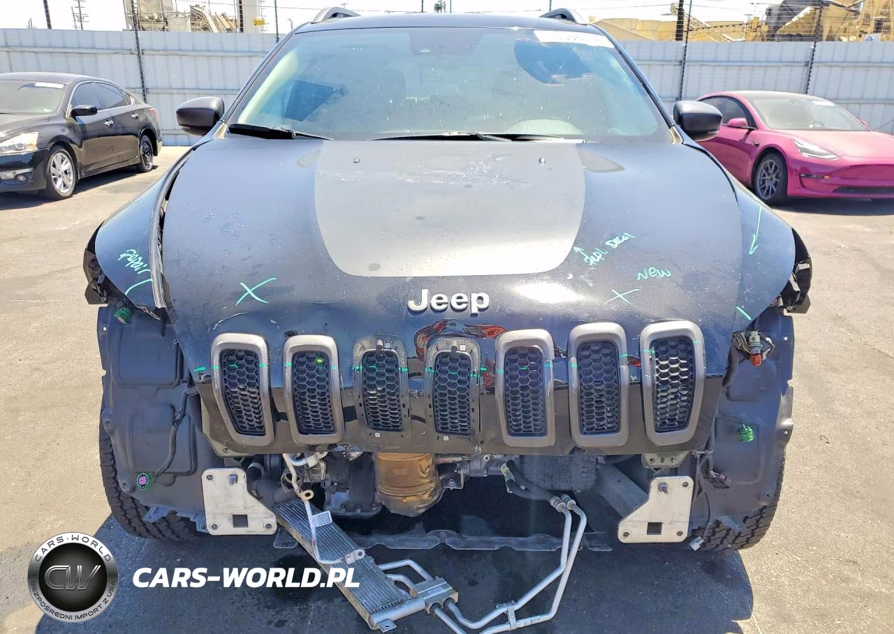 2018 Jeep Cherokee Trailhawk VIN:1C4PJMBX5JD559230 - 5