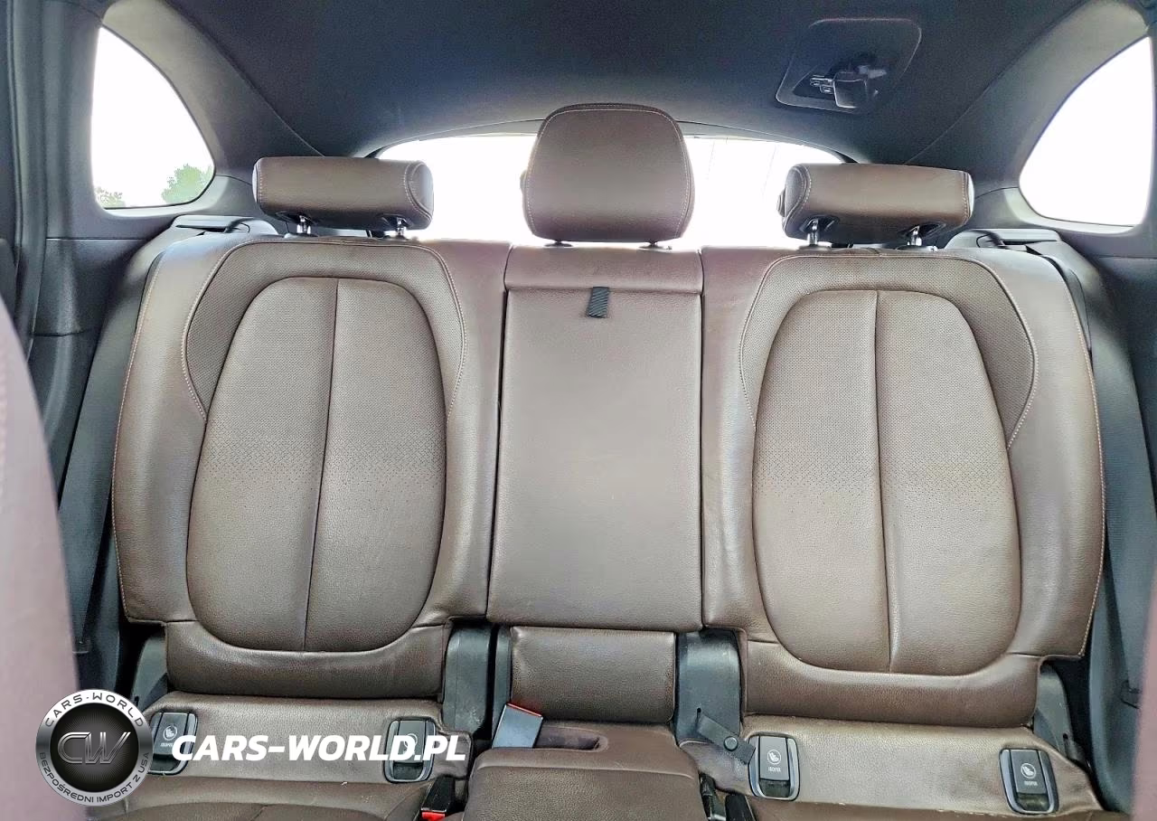 2016 BMW X1 xDrive28I VIN:WBXHT3C37G5E49504 - 10