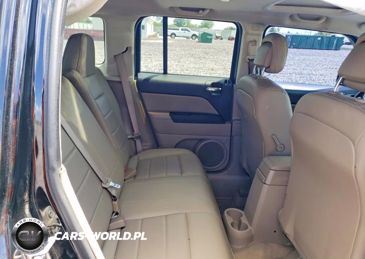 2016 Jeep Patriot Latitude VIN:1C4NJPFA1GD736007 - 10