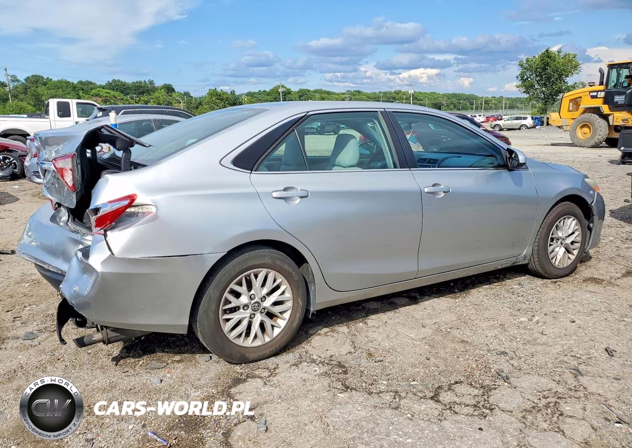 2016 Toyota Camry Le VIN:4T4BF1FK9GR571190 - 3