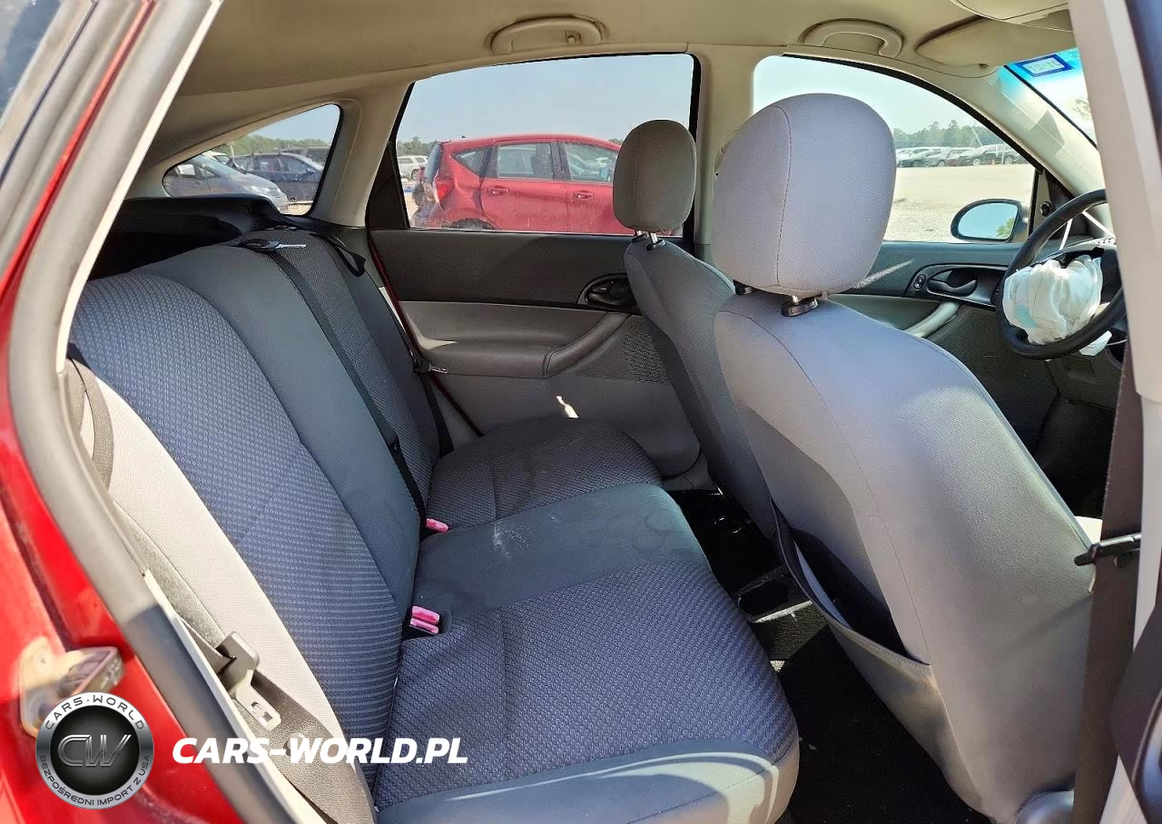 2005 Ford Focus VIN:3FAFP37N35R117450 - 10