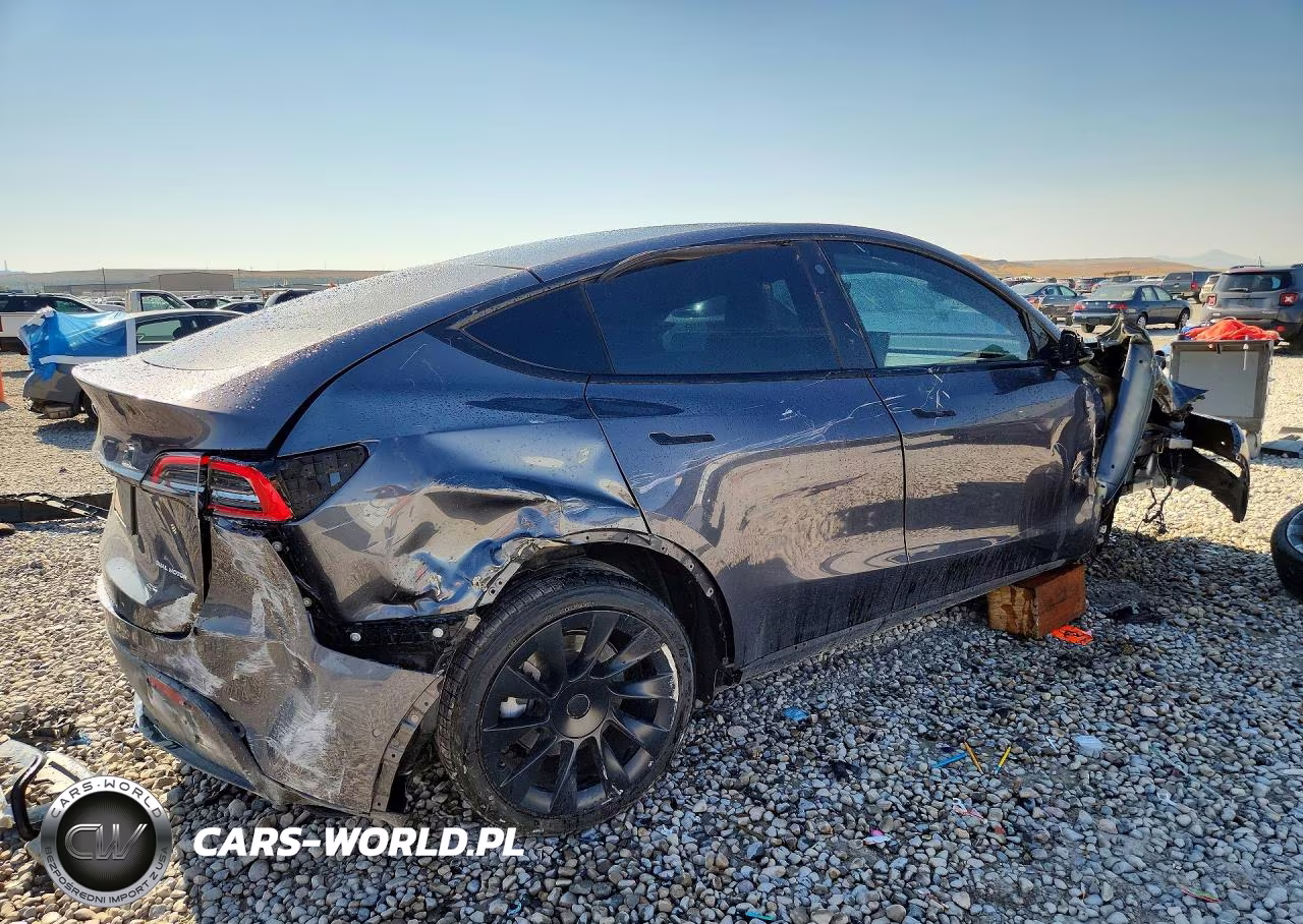 2021 Tesla Model Y VIN:5YJYGDEE3MF086891 - 3