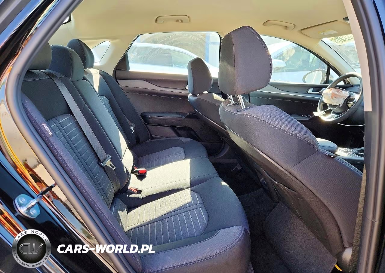 2026 Kia K5 Lxs VIN:KNAG24J77T5422508 - 10