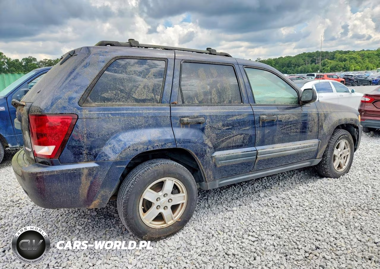2005 Jeep Grand Cherokee Laredo VIN:1J4GR48K95C618046 - 3