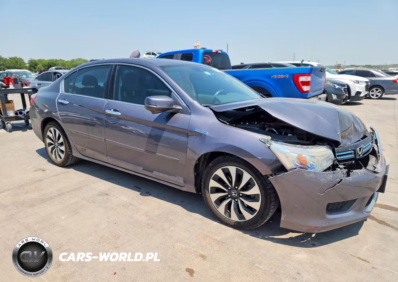 2015 Honda Accord Touring Hybrid VIN:1HGCR6F79FA003980 - 4