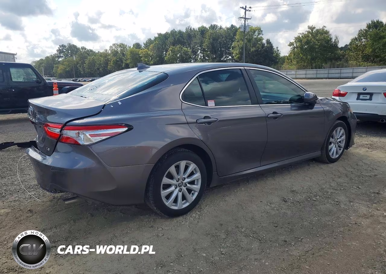 2020 Toyota Camry Le VIN:4T1C11AK7LU967259 - 3