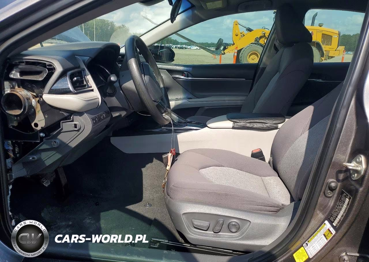2020 Toyota Camry Le VIN:4T1C11AK7LU967259 - 7