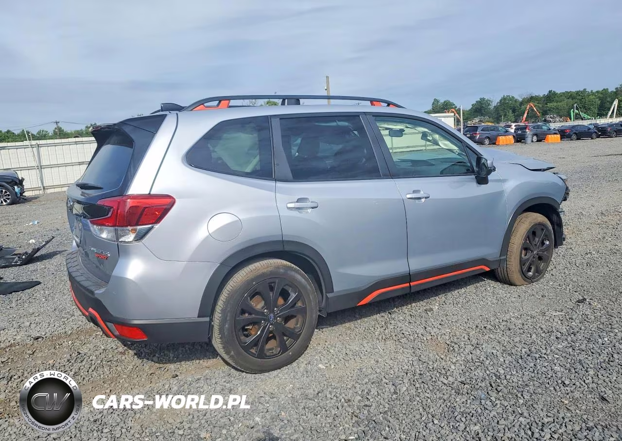 2024 Subaru Forester Sport VIN:JF2SKAEC0RH432101 - 3