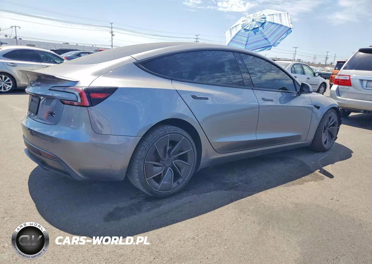 2024 Tesla Model 3 VIN:5YJ3E1ET2RF850864 - 3