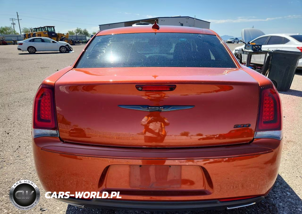 2021 Chrysler 300 Touring VIN:2C3CCAAG4MH512145 - 6