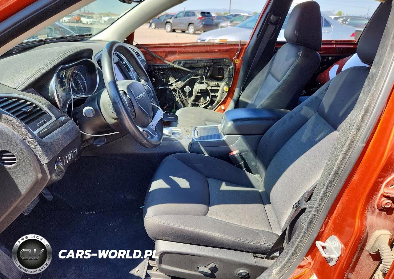 2021 Chrysler 300 Touring VIN:2C3CCAAG4MH512145 - 7