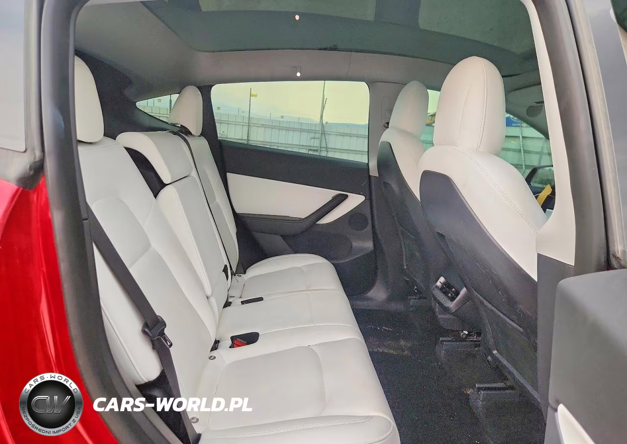 2021 Tesla Model Y VIN:5YJYGDEE5MF267846 - 10