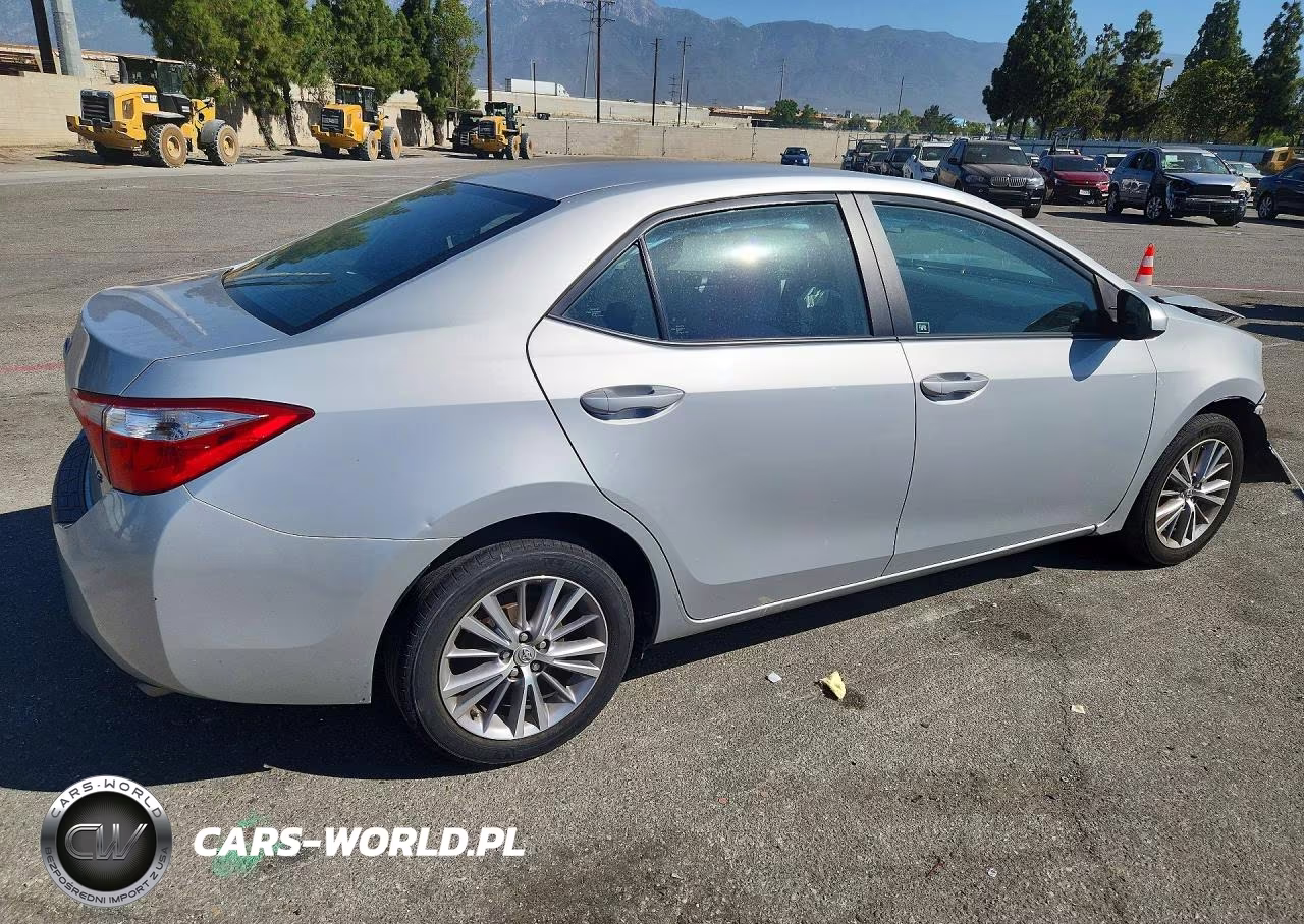 2015 Toyota Corolla Le Plus VIN:5YFBURHE2FP340945 - 3