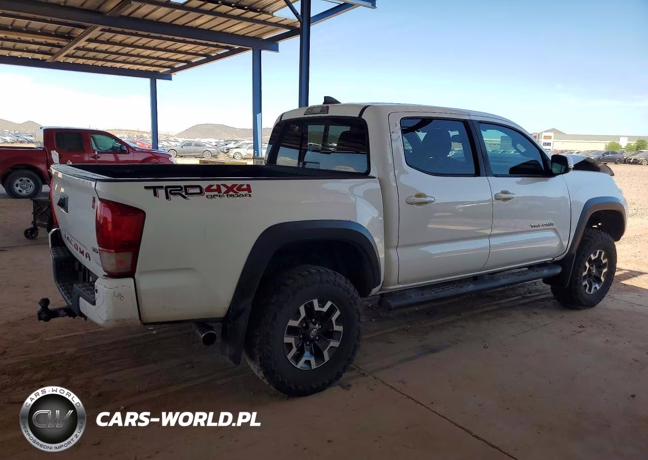 2017 Toyota Tacoma Trd Off-Road VIN:3TMCZ5AN4HM104218 - 3